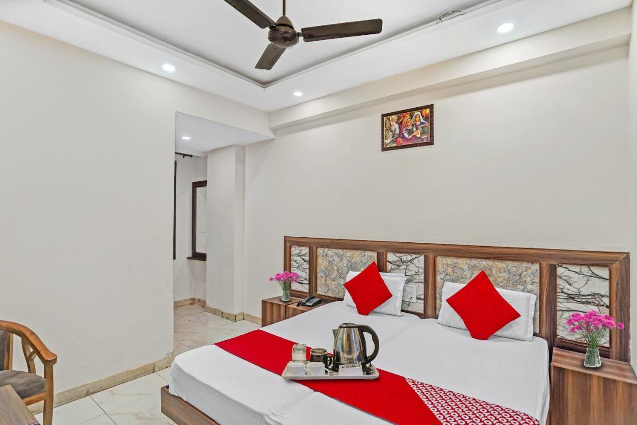 Oyo 88326 Hotel Cloud 9 New Delhi Extérieur photo