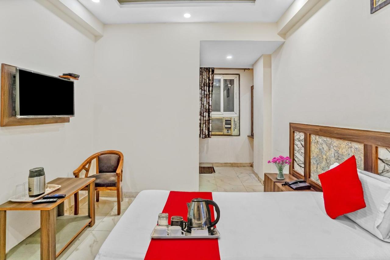 Oyo 88326 Hotel Cloud 9 New Delhi Extérieur photo
