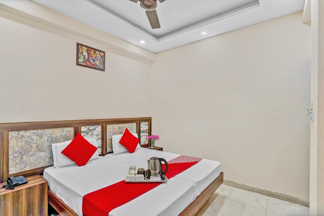 Oyo 88326 Hotel Cloud 9 New Delhi Extérieur photo