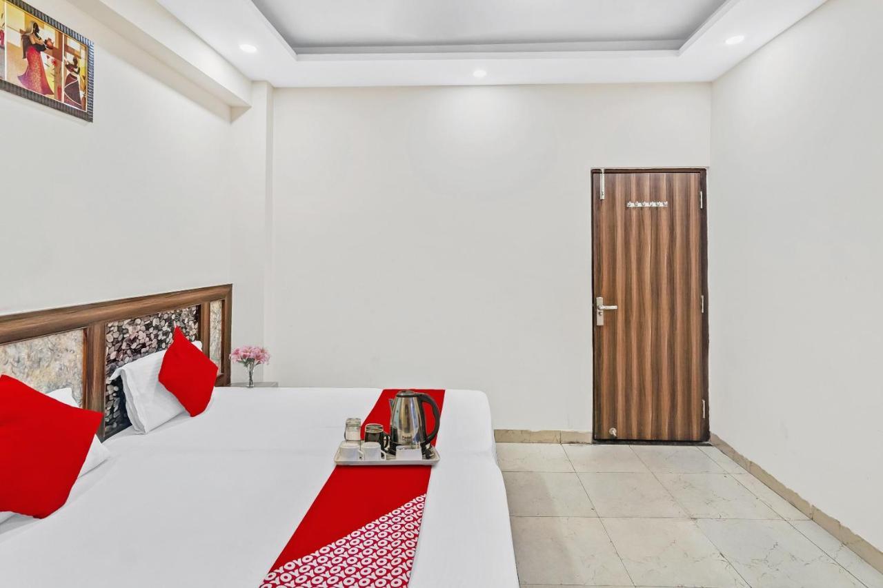 Oyo 88326 Hotel Cloud 9 New Delhi Extérieur photo
