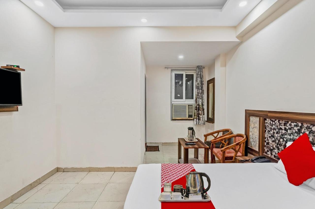 Oyo 88326 Hotel Cloud 9 New Delhi Extérieur photo