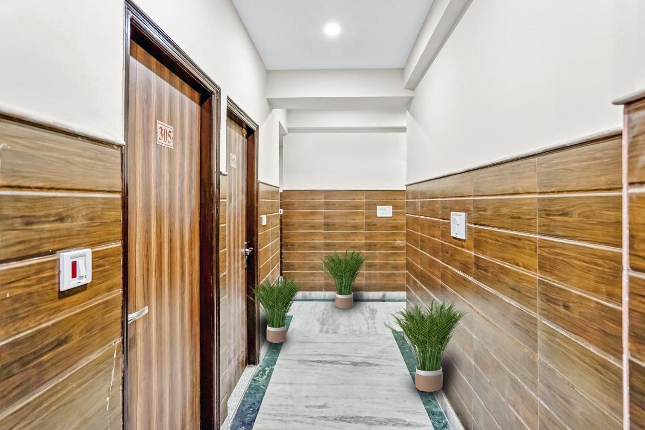 Oyo 88326 Hotel Cloud 9 New Delhi Extérieur photo