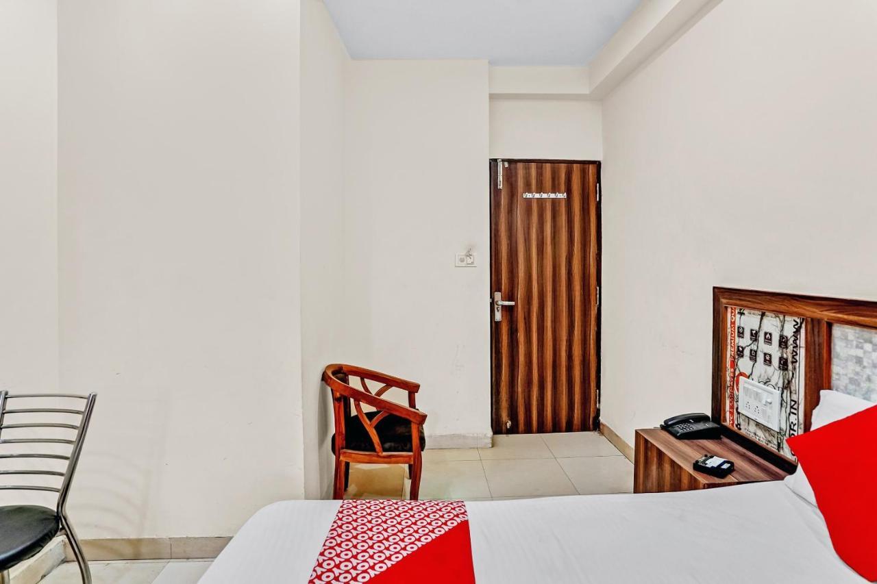 Oyo 88326 Hotel Cloud 9 New Delhi Extérieur photo