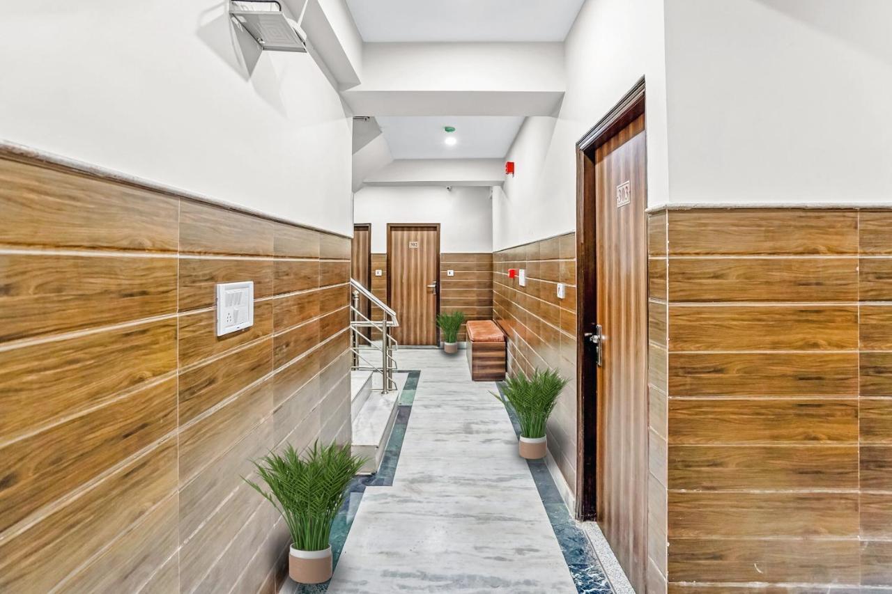 Oyo 88326 Hotel Cloud 9 New Delhi Extérieur photo